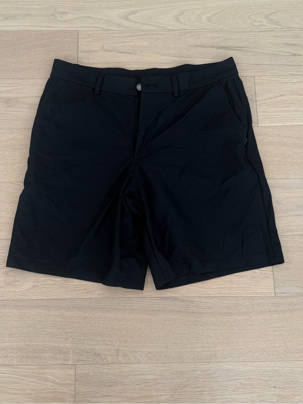 NWOT Old Navy Active Black Tech Hybrid Men's Shorts - size 33